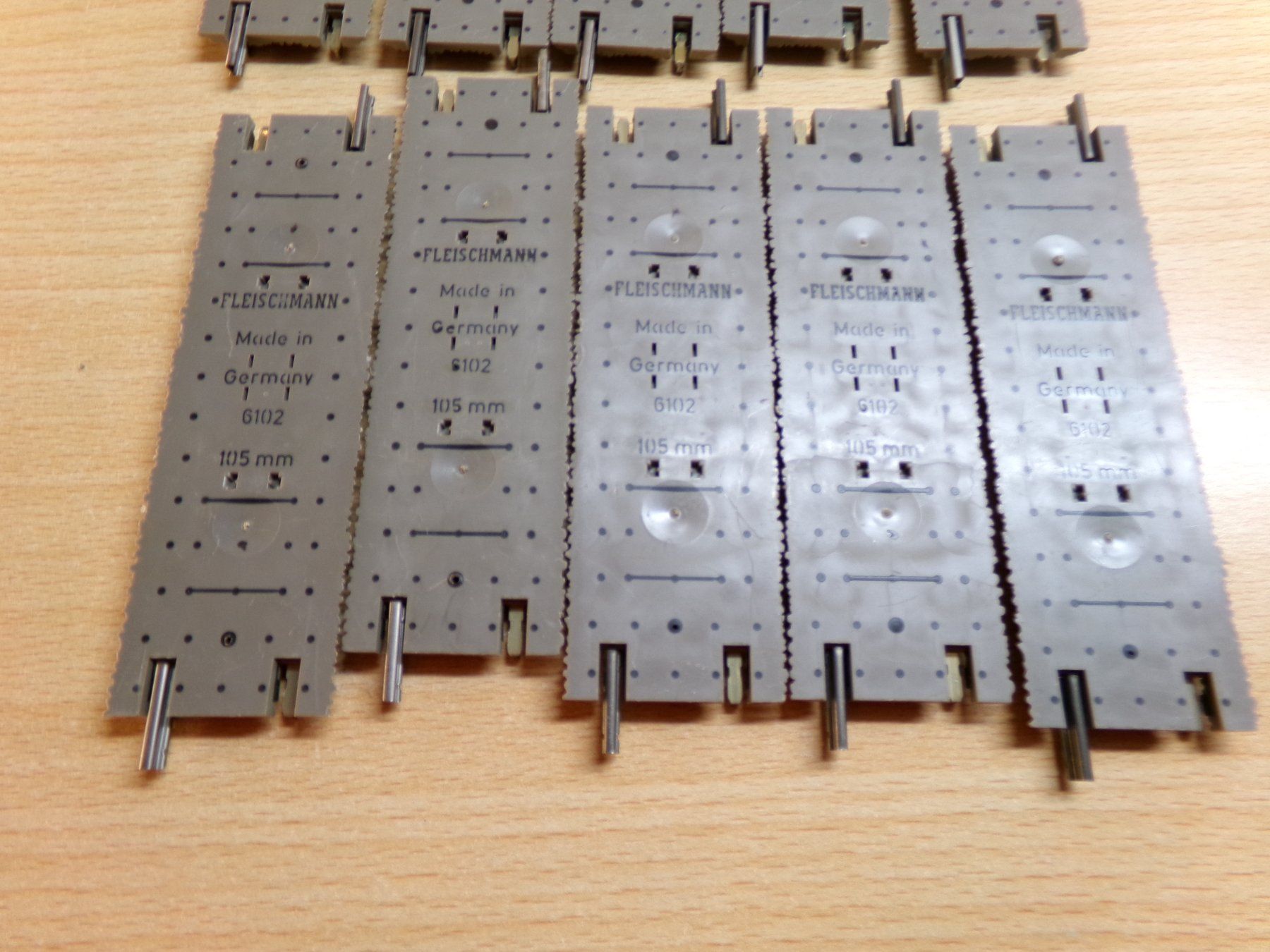 Fleischmann Modellini di ferrovie: Fleischmann H0 Profigleis 10x6102 – Usato da Hombrechtikon venduto da Se9 4