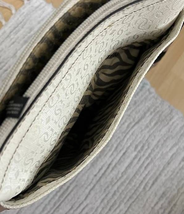 Borse da donna: Guess Handtasche Vintage – Usato da Bütschwil venduto da Mariia_Ch221 2