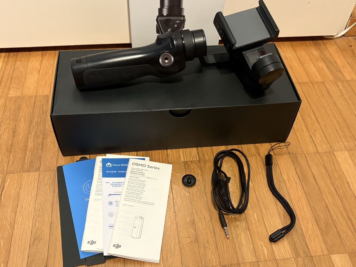 DJI Treppiedi & Teste: DJI Osmo Mobile ab 1.- – Usato da Allschwil venduto da leo_lft5 1