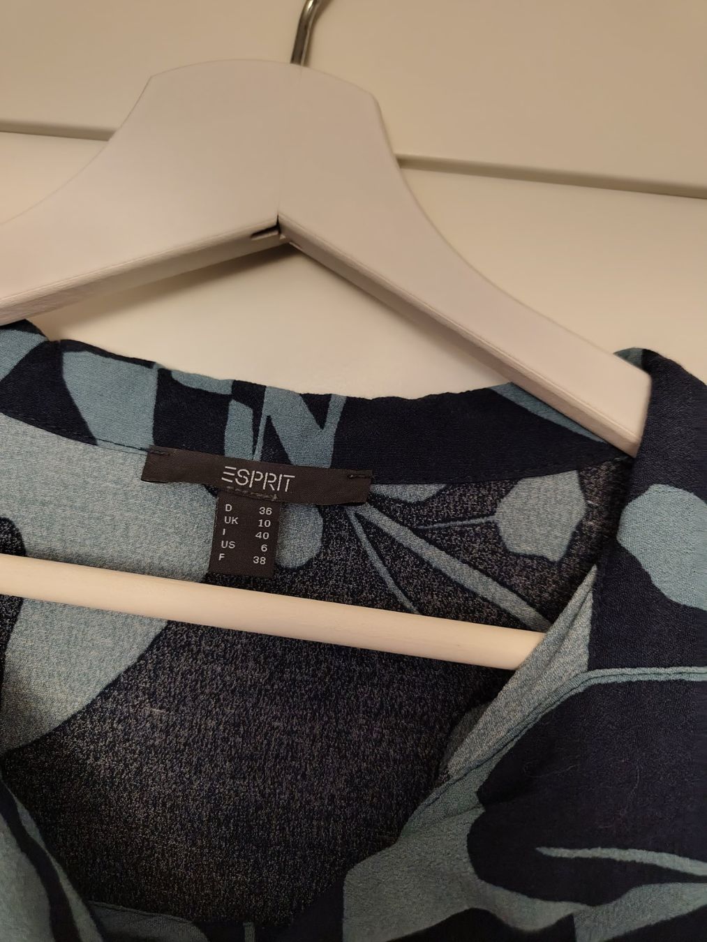 Esprit Camicette: Sommerblüsli von Esprit Grösse 36 – Usato da Basel venduto da ste_g9bv 1