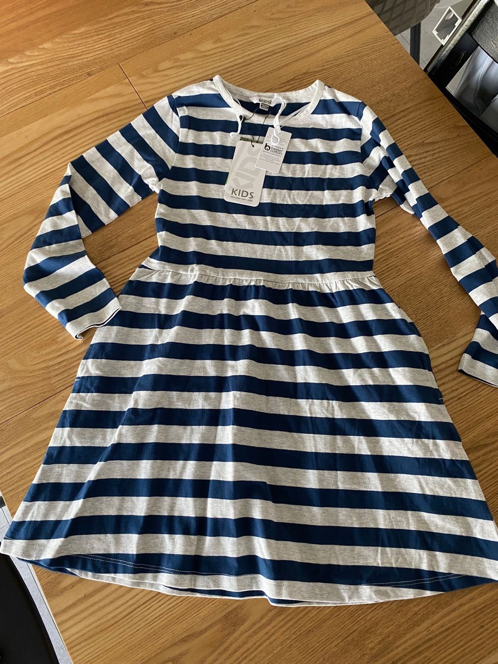 Vestiti & Gonne: Robe manches longues neuve 122 – Nuovo (secondo la descrizione) da Salvenach venduto da gwenwywar