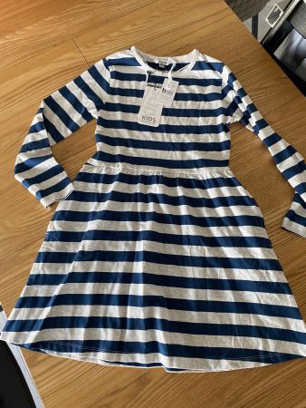 Robe manches longues neuve 122