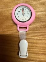 Schwesternuhr Quartz mit Clip rosa