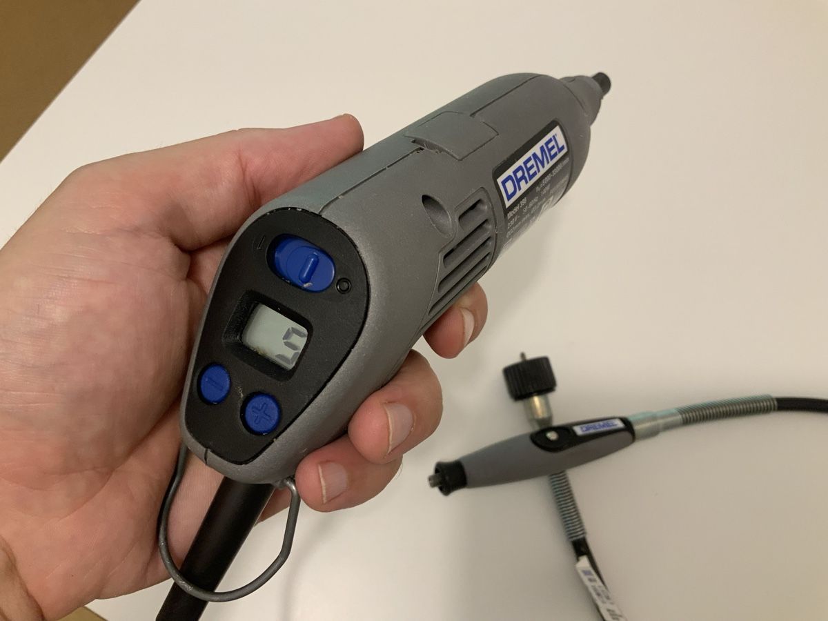 Dremel Smerigliatrici & Lucidatrici: Dremel 400 digital Rotary Tool with Accessories, Used – Usato da Zürich venduto da leonzo 1