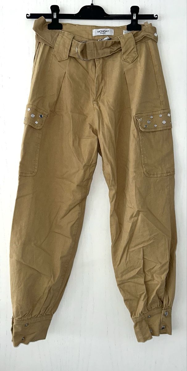 Pantaloni: MONDAY CARGO HOSE GR. S – Usato da Unteraegeri venduto da MH203