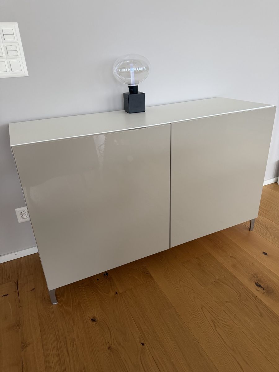 Cassettiere: Ikea Besta Sideboard – Usato da Maienfeld venduto da hfo_b9jq