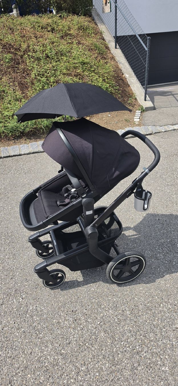 Joolz Kinderwagen: Poussette Joolz Day+ noire 2021 et accessoires – Gebraucht aus Bulle von Orpha17 5