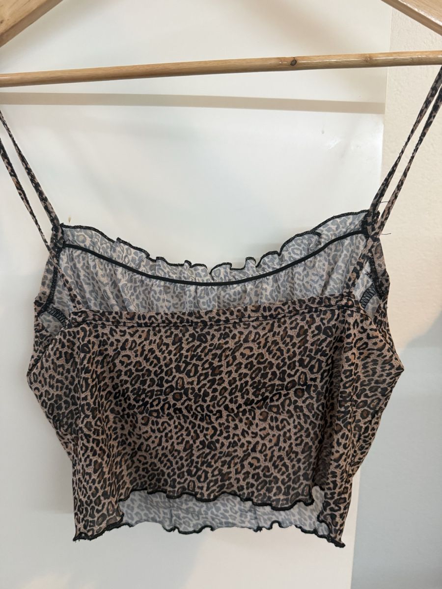 Tops: Top court imprimé léopard taille S  – Gebraucht aus Granges VS von coraliegrd5 1