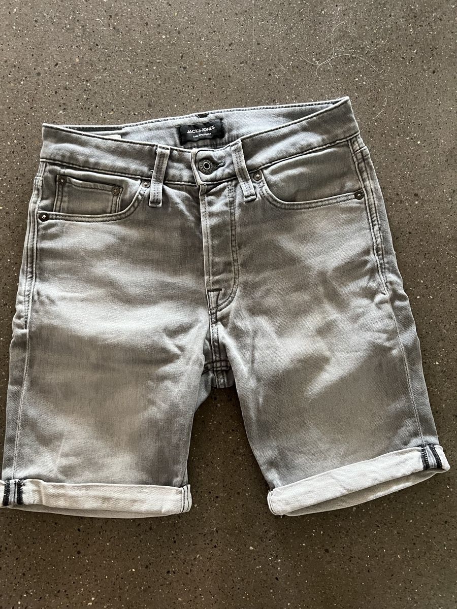 Jack & Jones Pantaloni: 2 Jeansshorts Jack&Jones regular XS – Usato da Schlierbach venduto da matro01 1