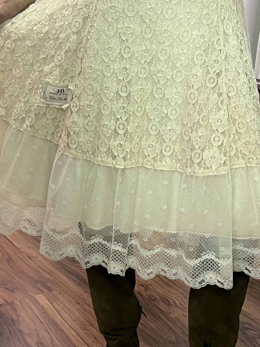 Vestiti: Kleid JDL Spitze helles creme  Gr.M toller Zustand – Usato da Burgdorf venduto da puppennetz