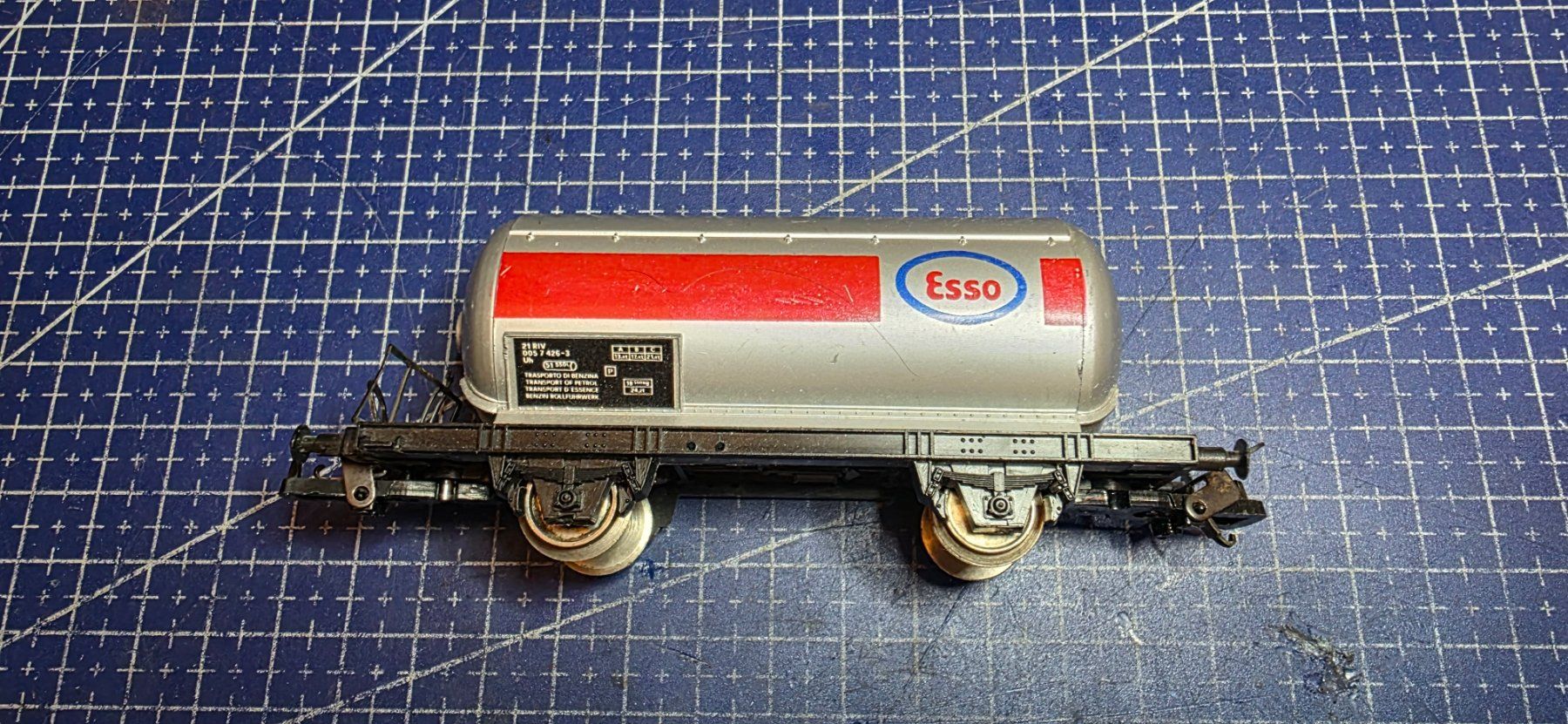 Lima Modelleisenbahnen: Lima güterwagen Esso HO/DC – Gebraucht aus Hochfelden von Danizh0