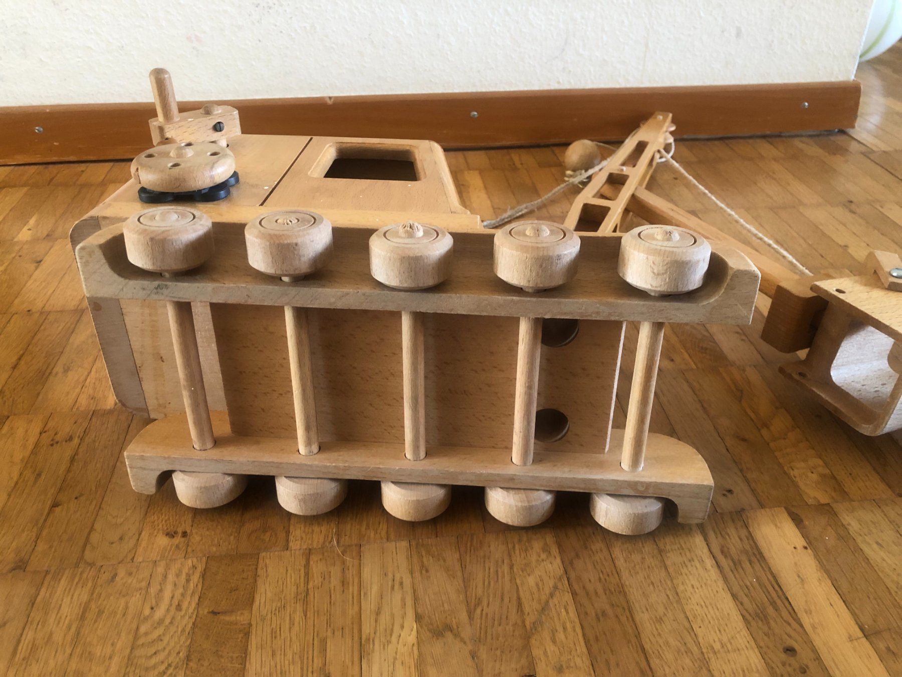 Giocattoli: Holz- Seilbagger /Kranwagen – Usato da Bassersdorf venduto da sammelfloh 7