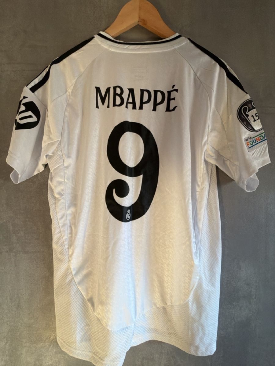 Adidas T-shirts: Maillot Real Madrid Mbappé 9 taille L – D'occasion à La Croix-de-Rozon par rayyan_przs