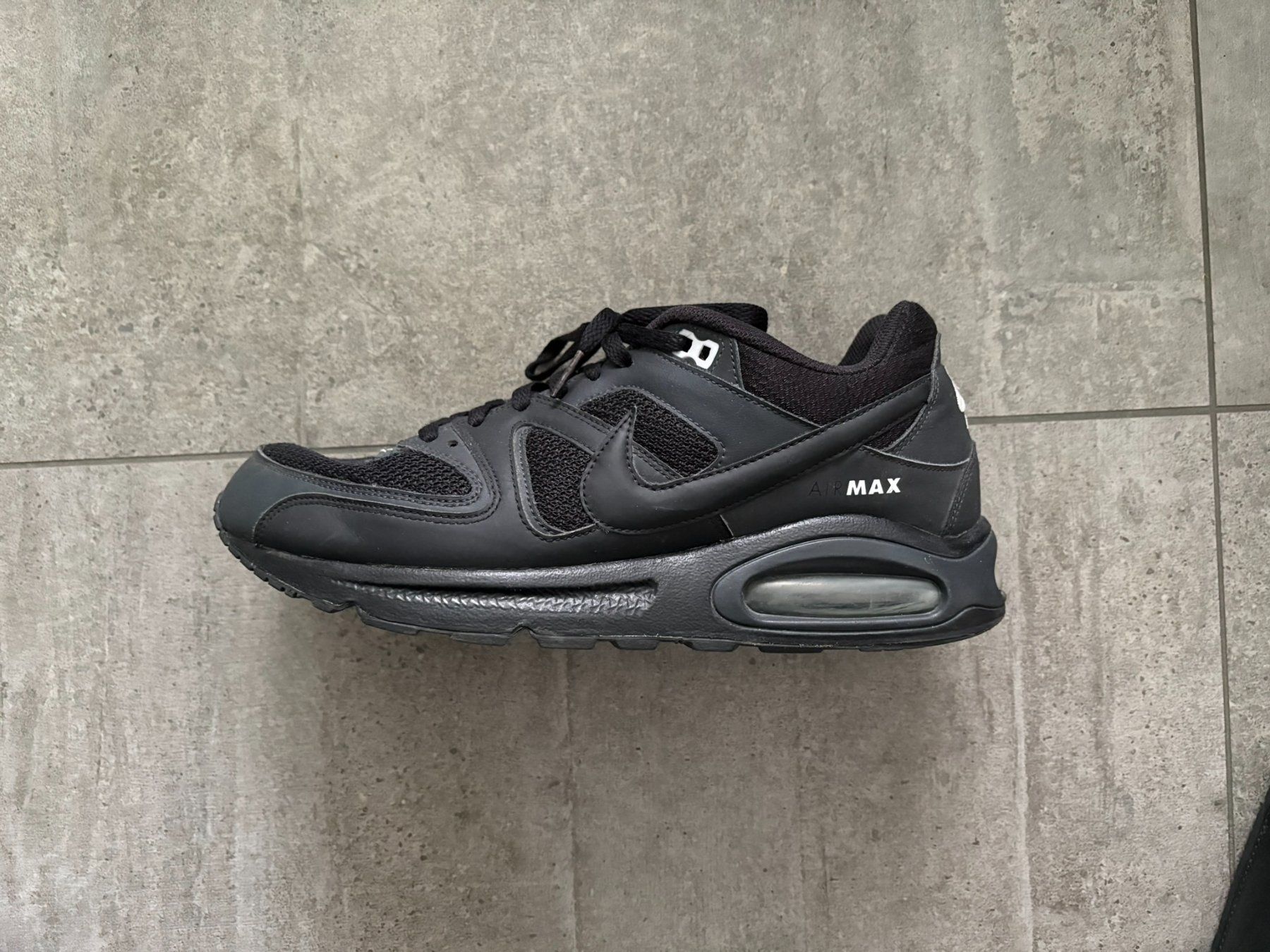 Nike Chaussures hommes: Nike Air Max Command Triple Black – D'occasion à Mumpf par galliforever 3