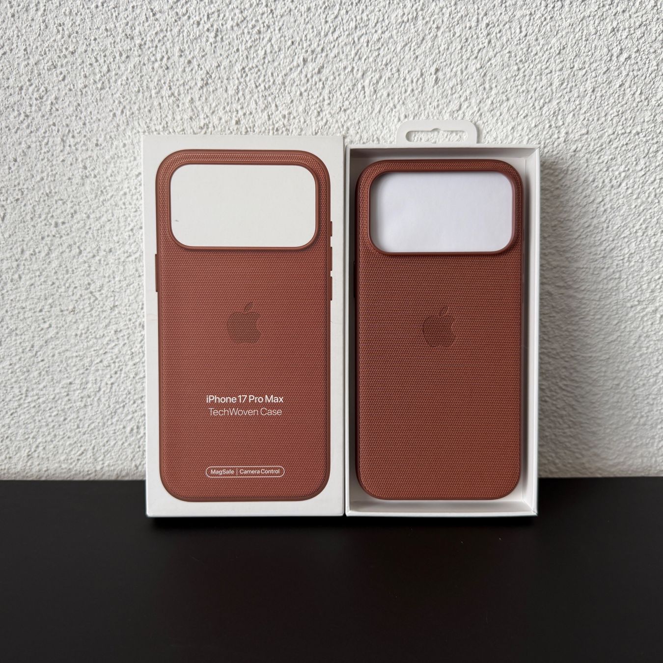 Apple Cover & Protezioni schermo: Apple | TechWoven Case | Siena | iPhone 17 Pro Max – Usato da Tägerwilen venduto da Skillet 1