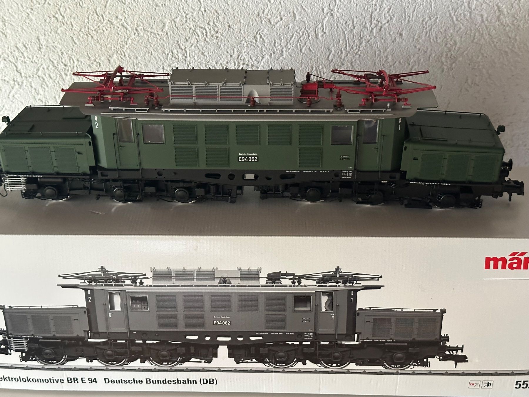 Märklin Modellini di ferrovie: Märklin Spur 1  55223 DB E-Lok E 94 – Usato da Aarburg venduto da flacon05 3