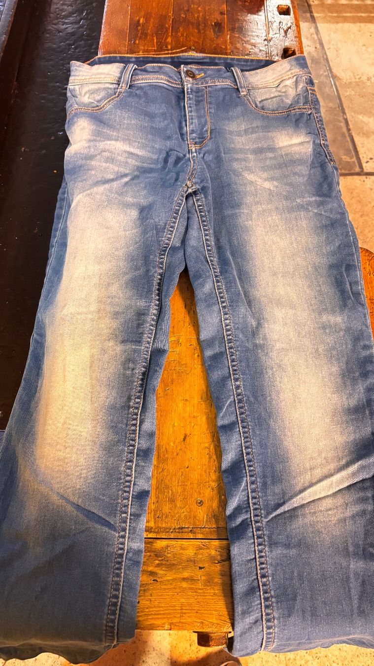 Jeans: Damen Jeans grösse 42 8er Pack. – Usato da Münchenstein venduto da tsp01 7