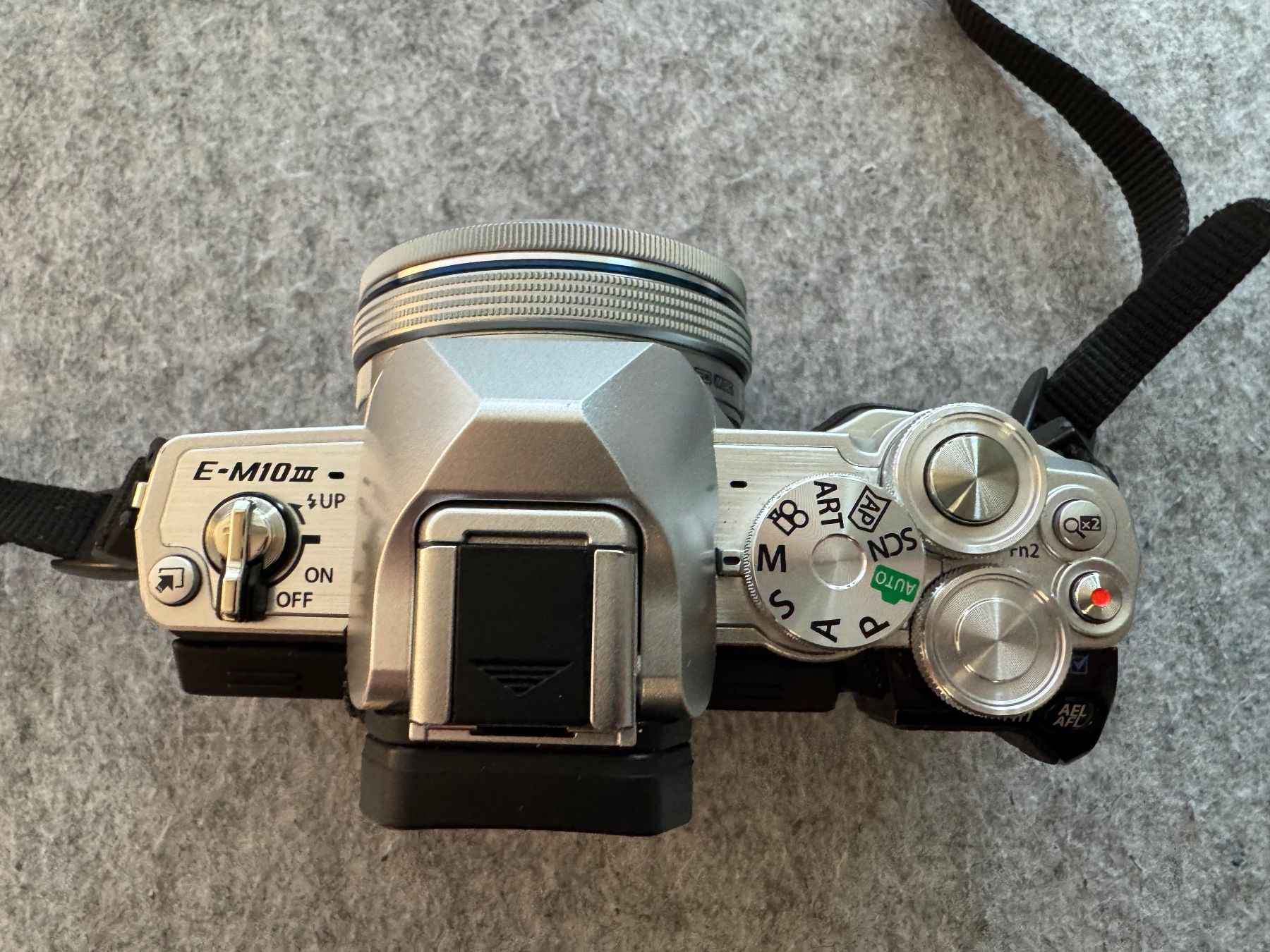 Olympus Fotocamera: Olympus OM-D E-M10 Mark III – Usato da Morschach venduto da el-Dave 2