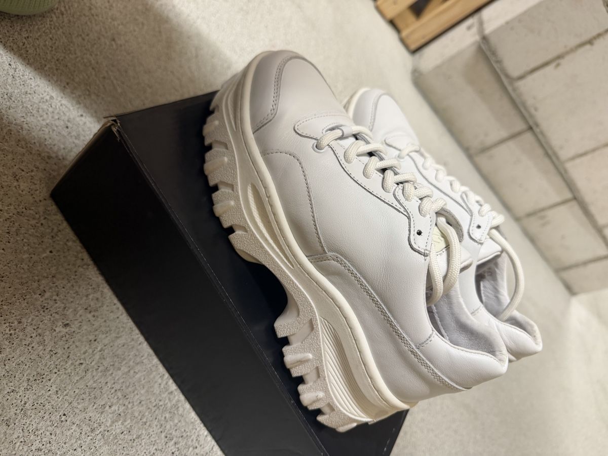 Chaussures femmes: Bronx Sneaker 37 – D'occasion à Birrhard par Evy1995 1