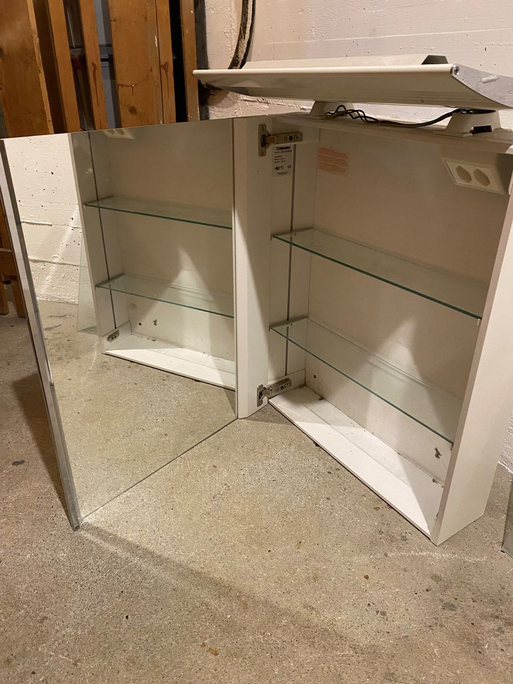 Armadietti a specchio: Spiegelschrank für Badezimmer – Usato da Richterswil venduto da Racovet 1