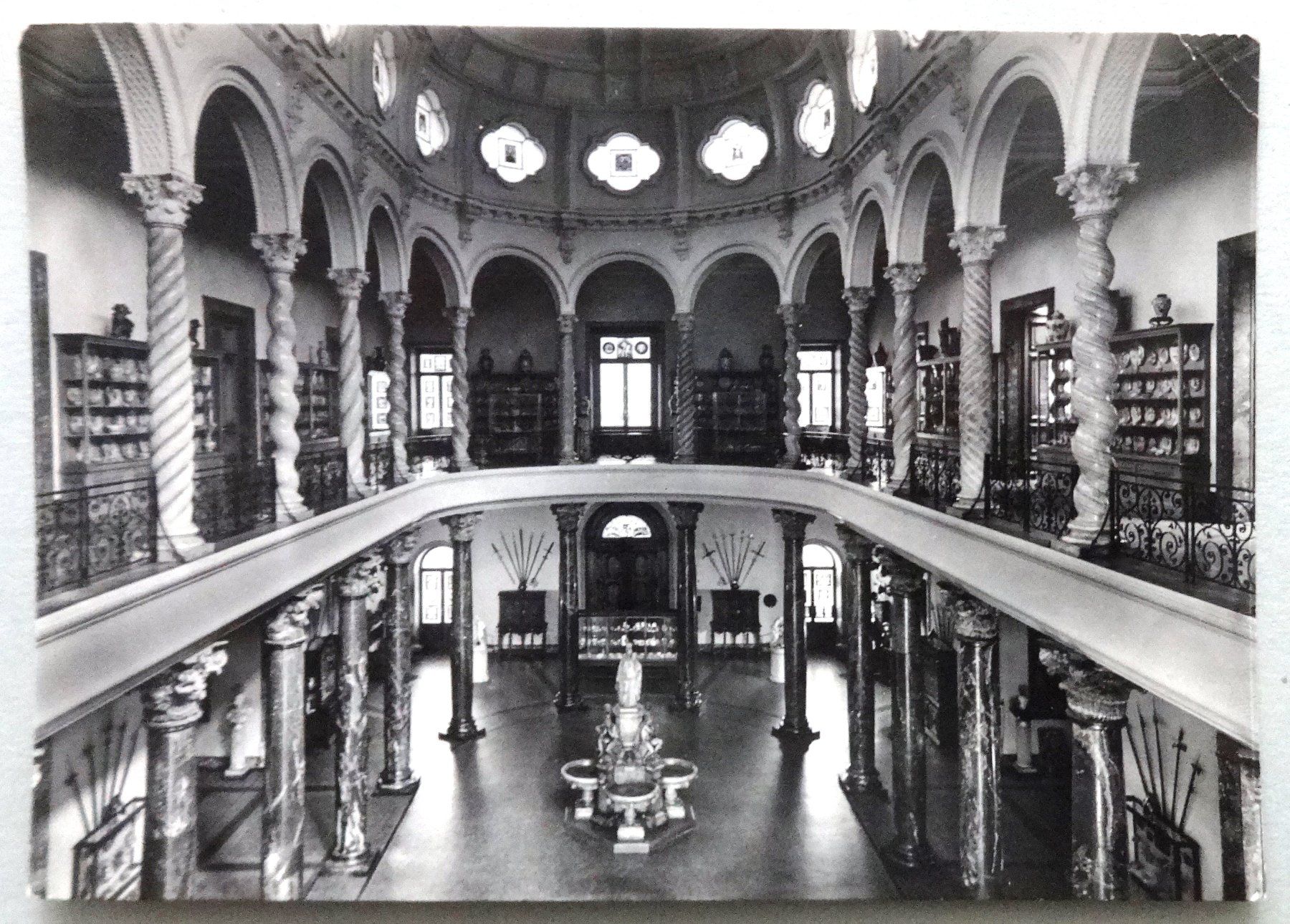 Cartoline postali: Genève - Musée de l' Ariana – Difettoso da Fétigny venduto da Billy2miny