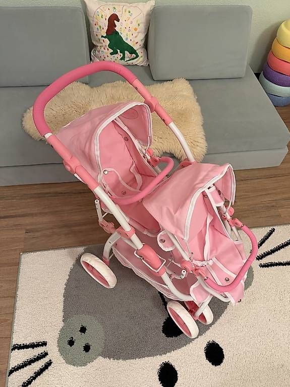 Carrozzine per bambole: Zwillings-Puppenwagen Rosa – Usato da Oetwil am See venduto da Marilyn915