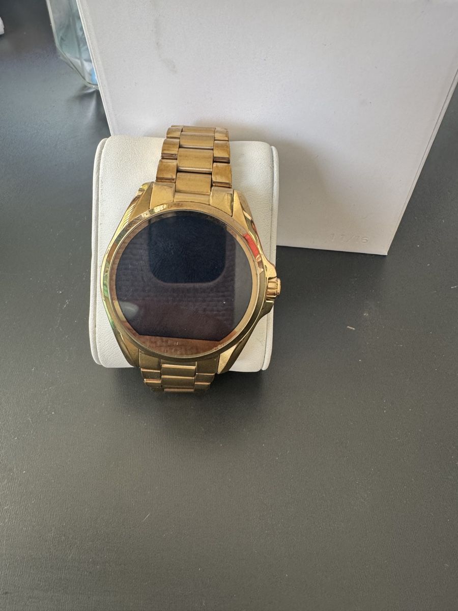 Michael Kors Smartwatch: Michael Kors Access Smartwatch goldfarben – Usato da Emmenbrücke venduto da CrazyyHoneyy