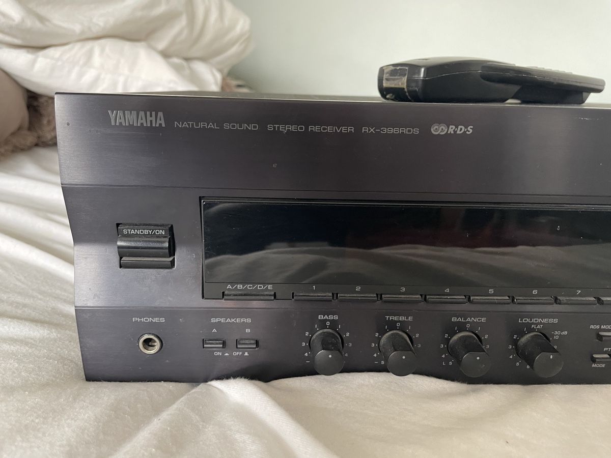 Yamaha Ricevitori: Yamaha Stereo Receiver (RX-396 RDS) – Usato da St.Gallen venduto da domino038