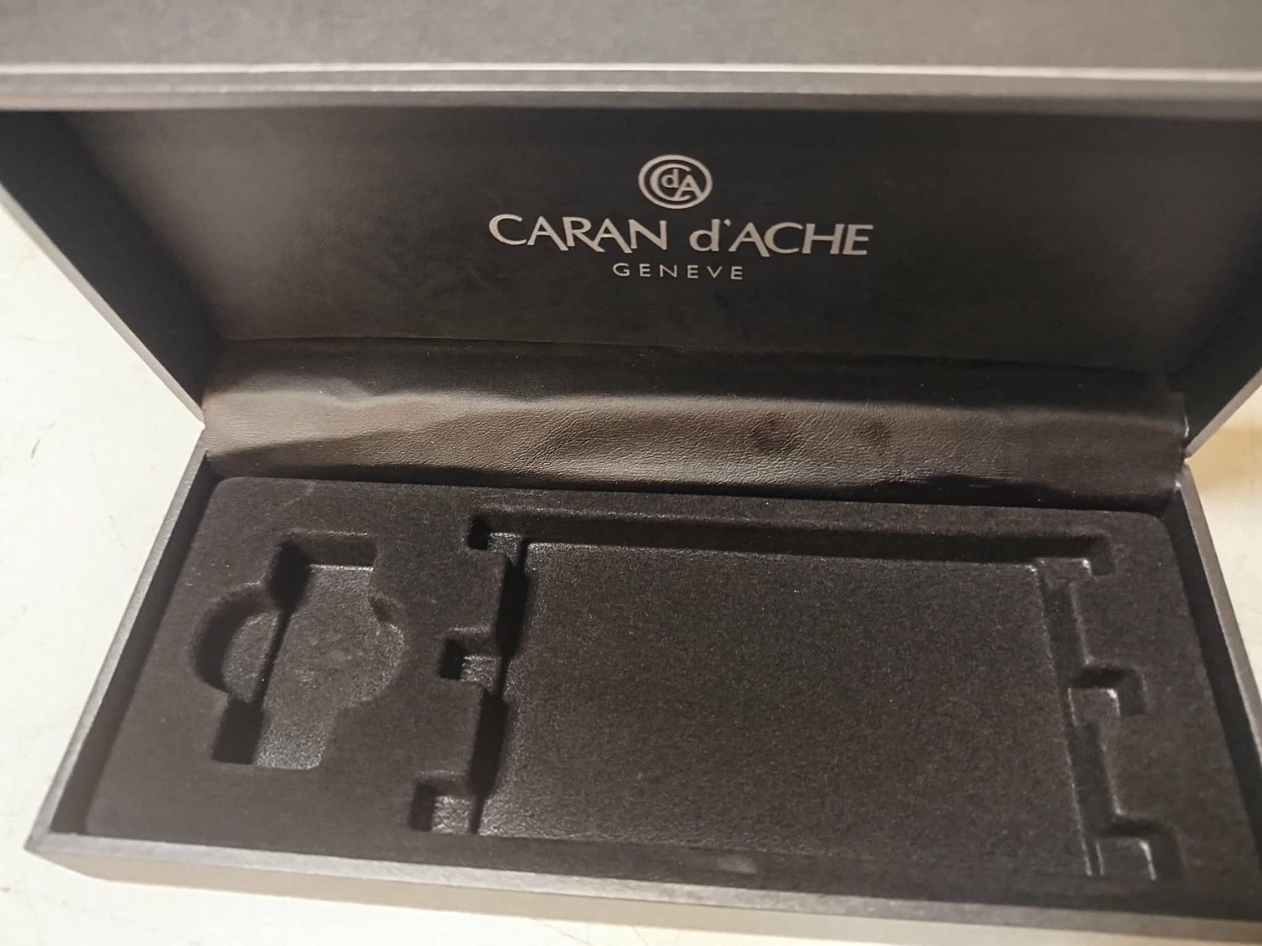 Penna & Evidenziatori: Caran d’Ache Ecridor  Stylo – Usato da La Chaux-de-Fonds venduto da Emmaus2300CDF 1