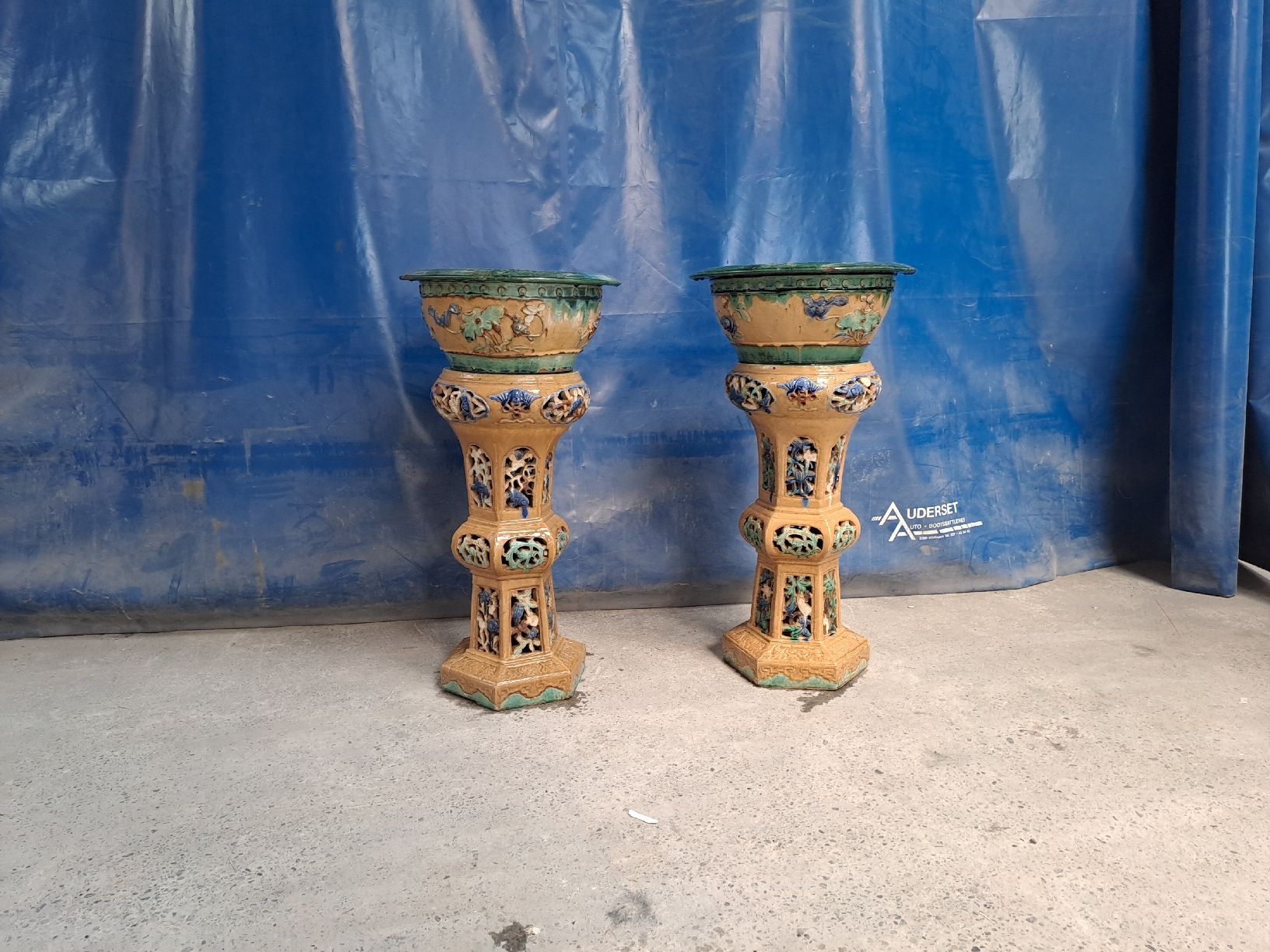Vasi & Recipienti: 2  Cach-pot sur colonne en grés polichrome – Usato da Fribourg venduto da Cariko 5