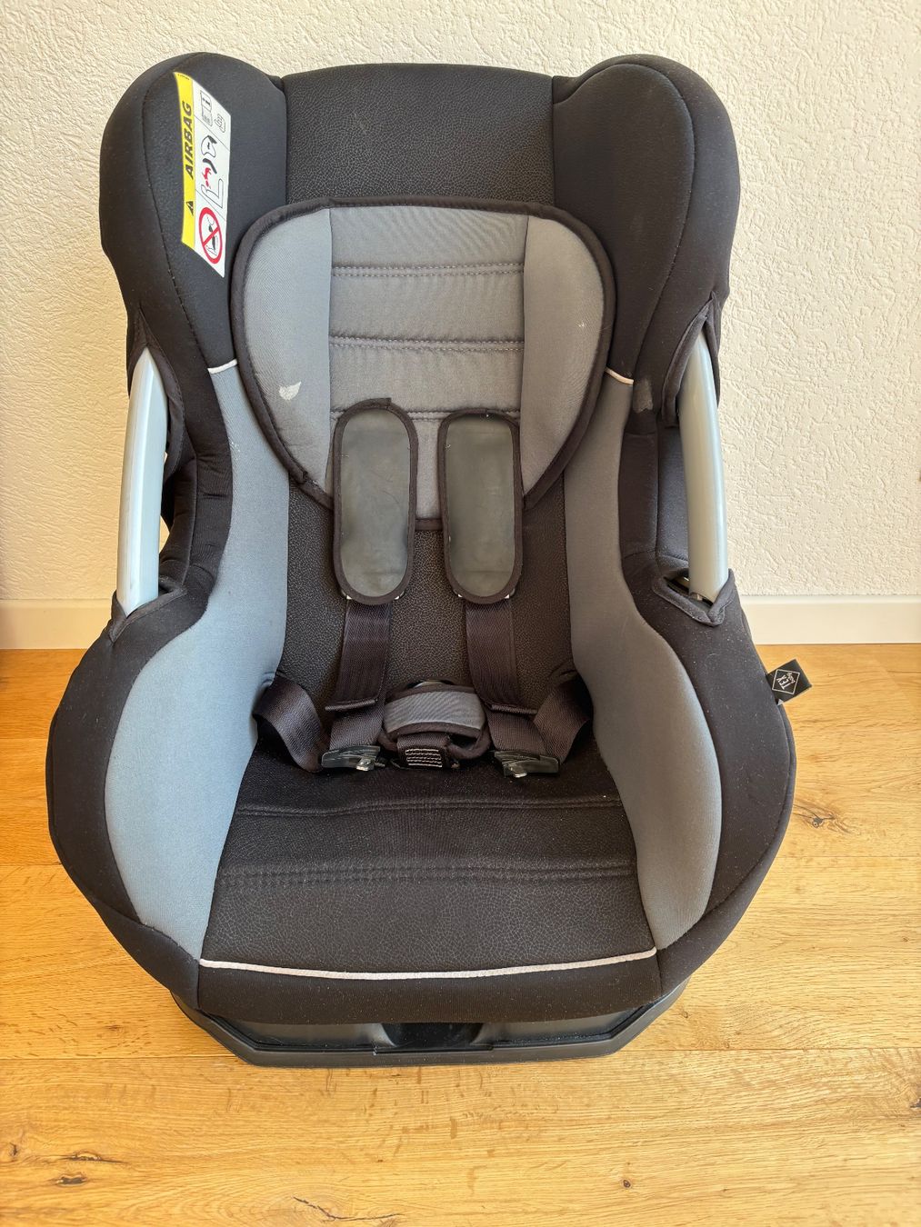 Seggiolini per auto: Siège auto bébé/enfant 0-18kg – Usato da Biel/Bienne venduto da FChampion