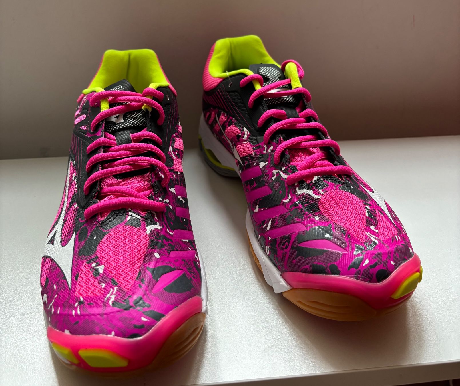 Mizuno Damenschuhe: MIZUNO Wave Lightning Z4 Damen, Gr. 42.5 – Neu und originalverpackt aus Luzern von falena01 2
