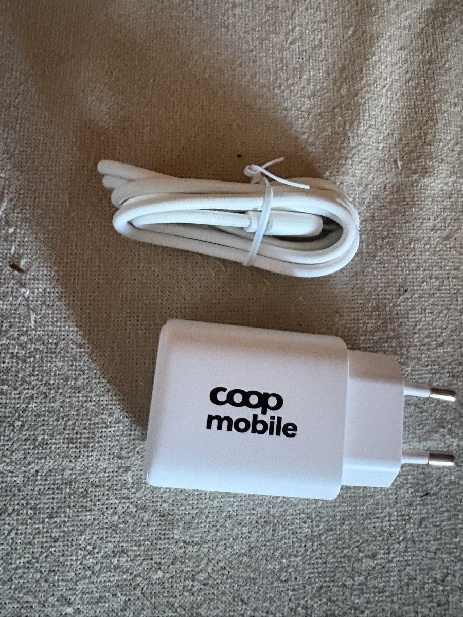 Chargements: Ladegerät mit Kabel Neuwertig – Neuf (Voir description) à aarwangen par mikemog 3