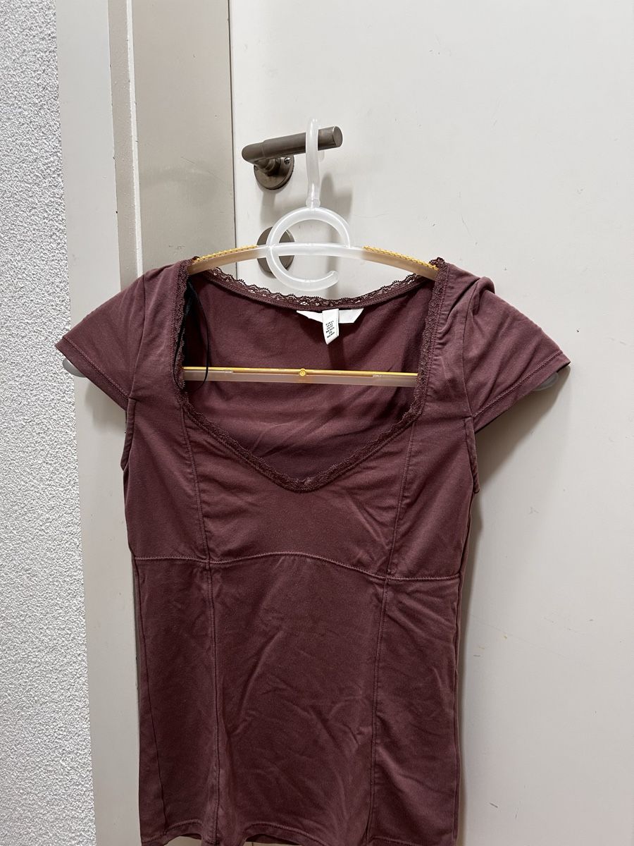 H&M Top: Altrosa Top von H&M – Nuovo (secondo la descrizione) da Teufen ZH venduto da jas_8yhh
