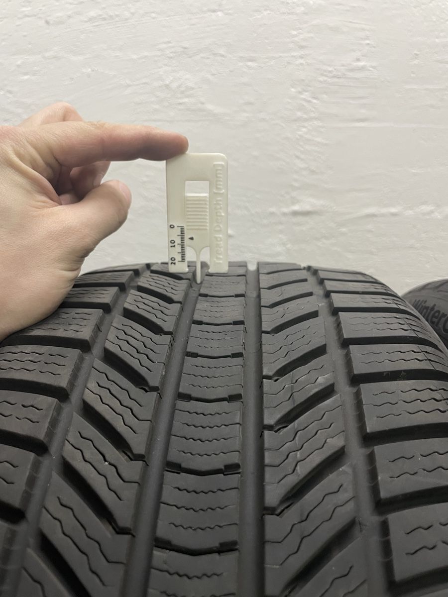 Pneumatici & Ruote complete: 2x Continental Winterpneu 225/35R19 – Usato da Sirnach venduto da MotionModular 1