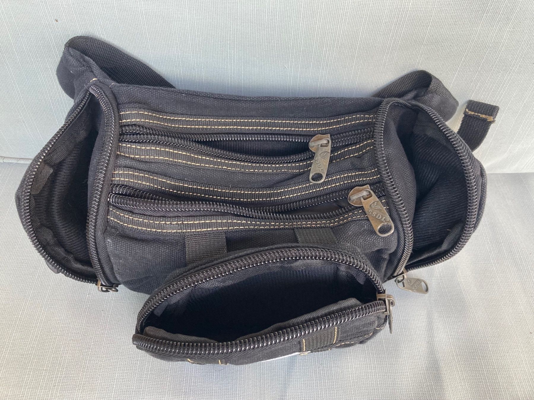Sacs: Grosse Bauchtasche - maximaler Stauraum – D'occasion à Schötz par Spiderman08 1