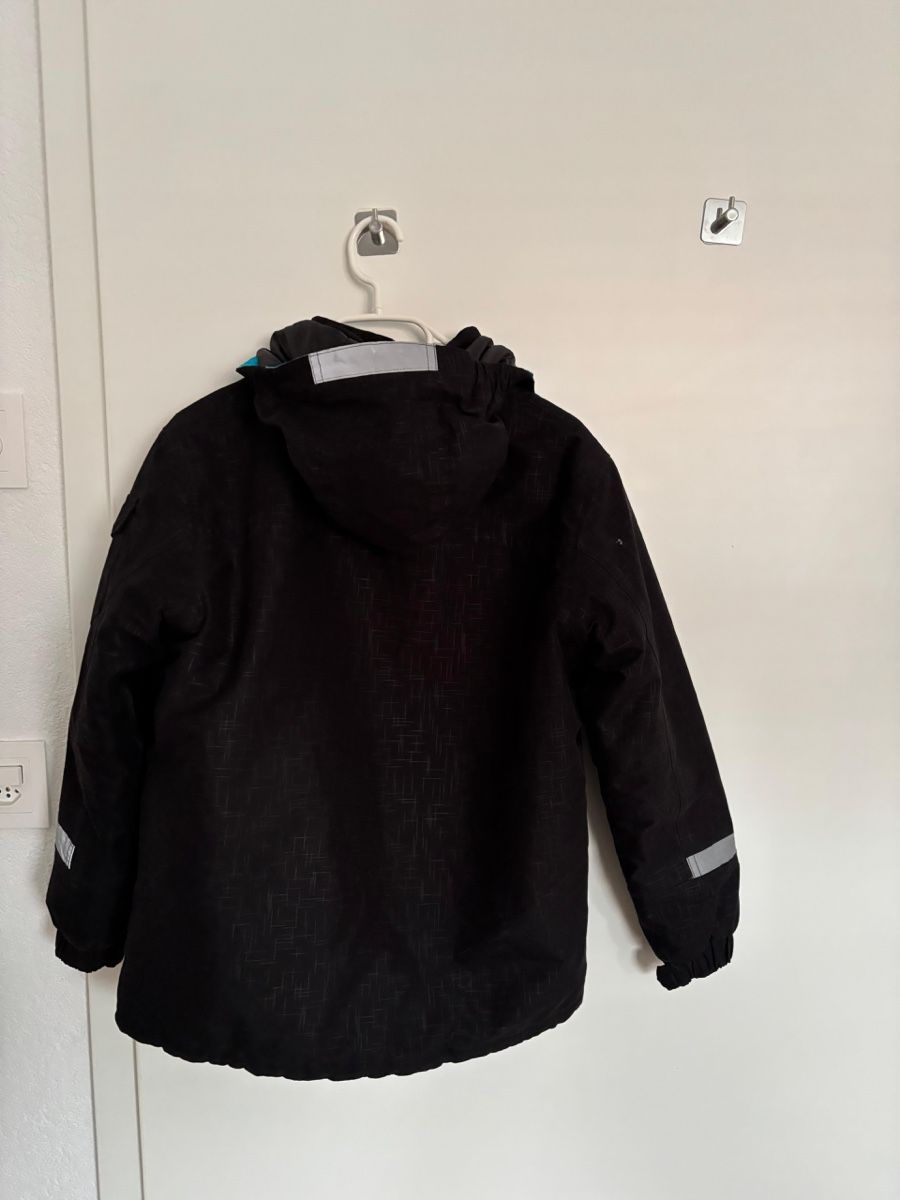Giacche: Atrium Winter Jacket, Black with Blue Accents, Size 152 – Usato da Marin-Epagnier venduto da Kty_1907 1