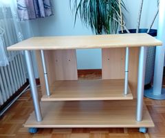 Fernsehmöbel,  (1 Rad muss neu befestigt werden)
