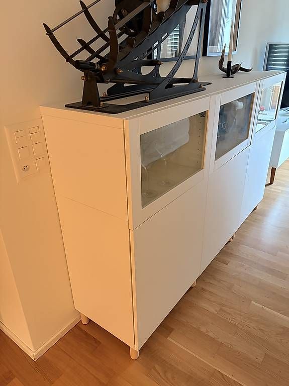 Cassettiere: Ikea Besta Sideboard – Usato da Zürich venduto da Sandraastoll 1