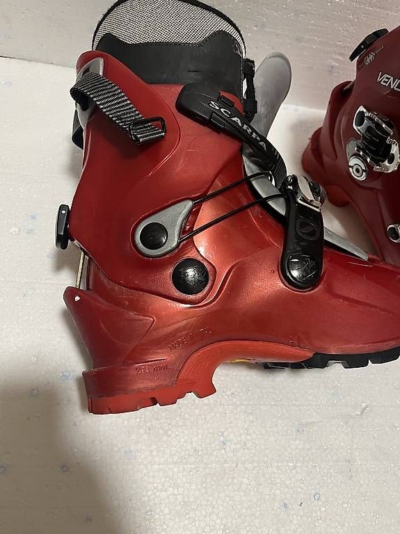 Scarpe da uomo: Chaussures randonnée Scarpa Vénus  – Usato da val d'illiez venduto da Oubien1 1