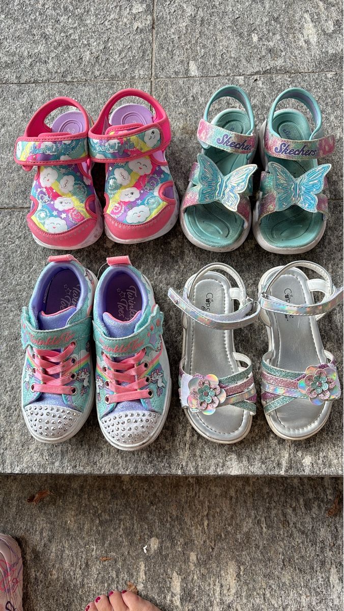 Skechers Chaussures filles: Mädchen Sandalen und Schuhe 4 Paar – D'occasion à Lupsingen par Aloha_21