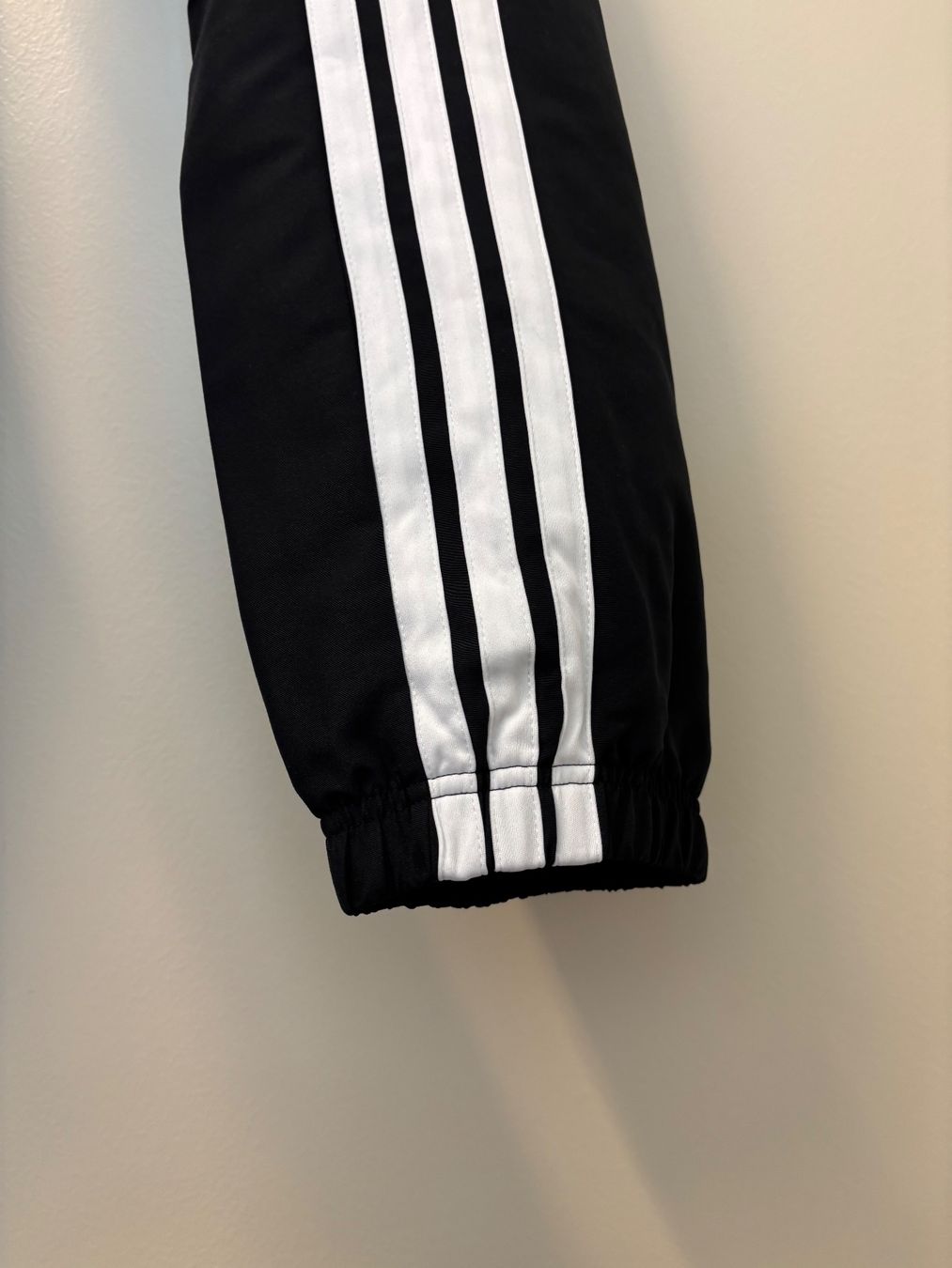 Adidas Hosen: Adidas Trainingshose – Neu und originalverpackt aus Zürich von mc_mike77 2