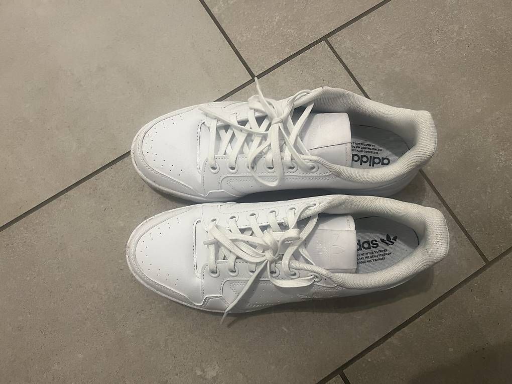 Herrenschuhe: ADIDAS WEISSE SNEAKER – Gebraucht aus Winterthur von keb_77j9 3