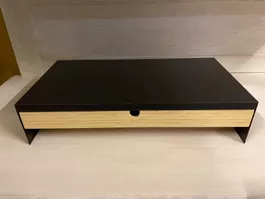 Monitorerhöhung mit Schublade