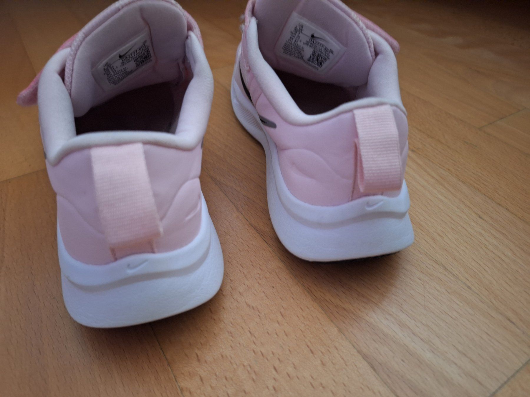 Nike Scarpe per ragazze: Mädchen Schuhe Gr. 34 – Usato da Richterswil venduto da zsubaba86 3