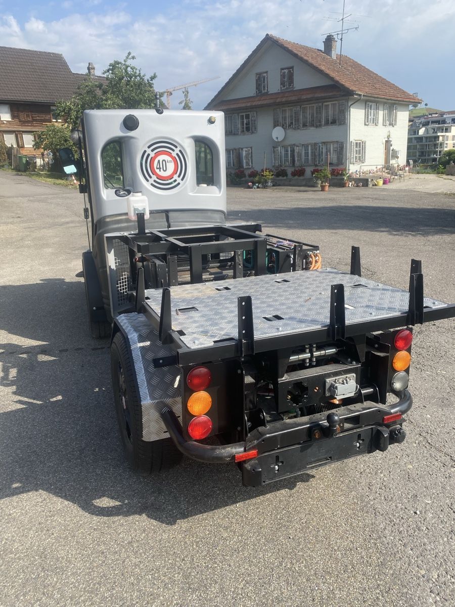 Tutte le macchine: Komunalfahrzeug  Putzmaschine – Usato da Menzingen venduto da Edelmuni7 4