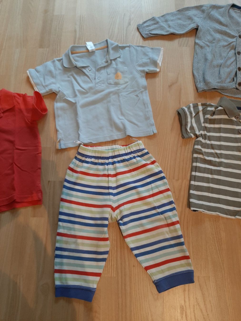 H&M Lotti & Set di vestiti: Praktisches Kleiderpaket Gr. 80 – Usato da St.Gallen venduto da sim_2thg 3