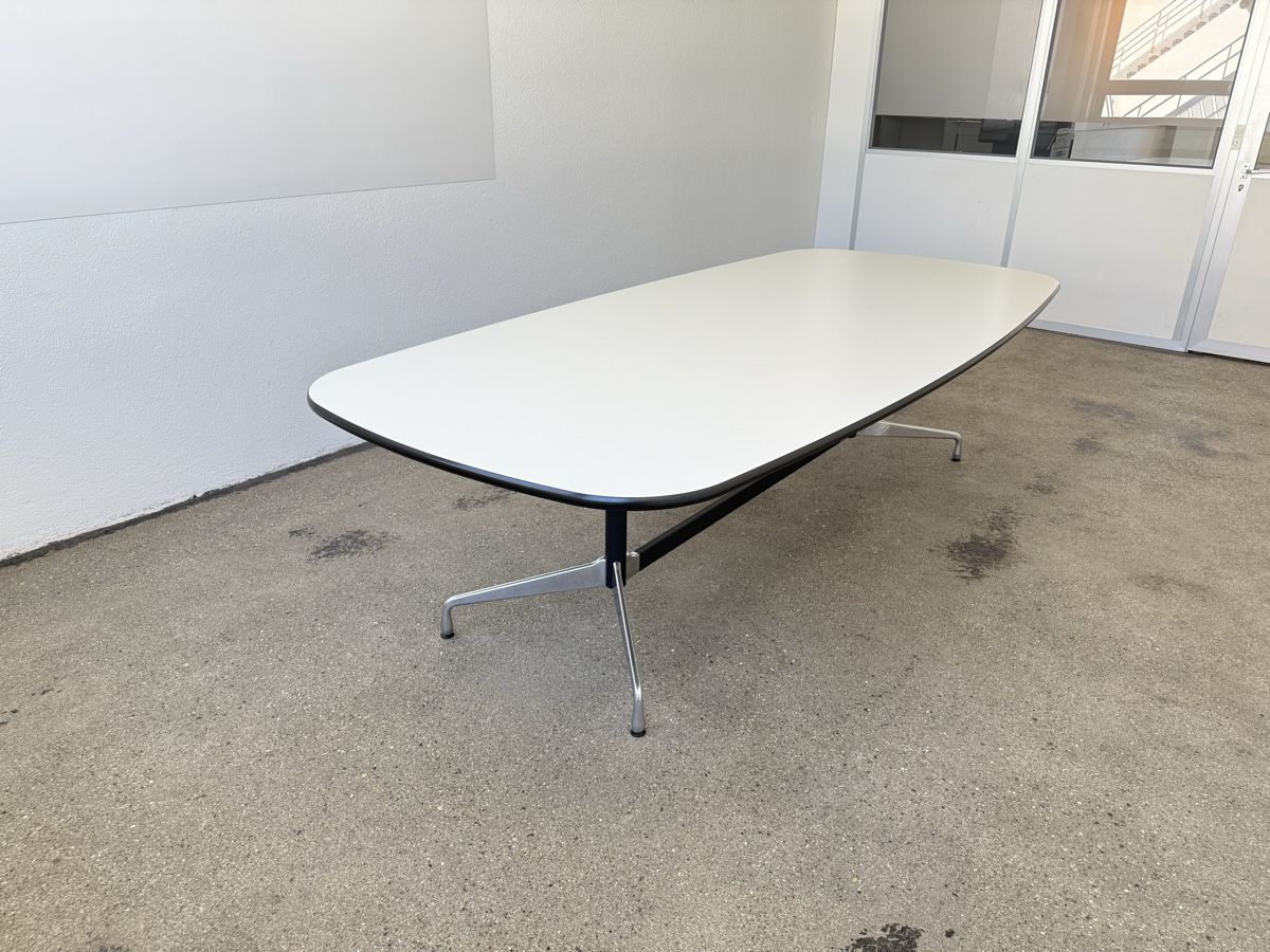 Tische: Vitra Segement Table von Eames – Gebraucht aus Grenchen von Design-Outlet 2