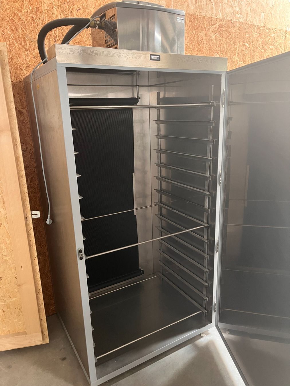 Frigoriferi: Käse Reifeschrank – Usato da Oberdiessbach venduto da planetearth