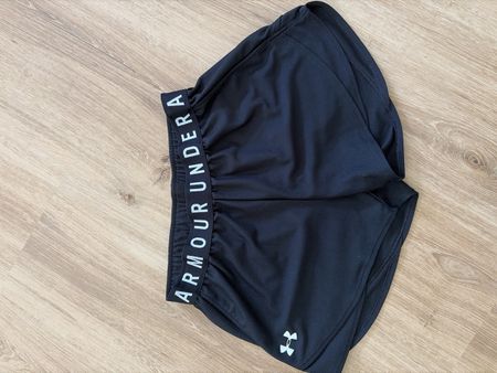 Schwarz Under Armour Shorts Grösse S/M Heatgear